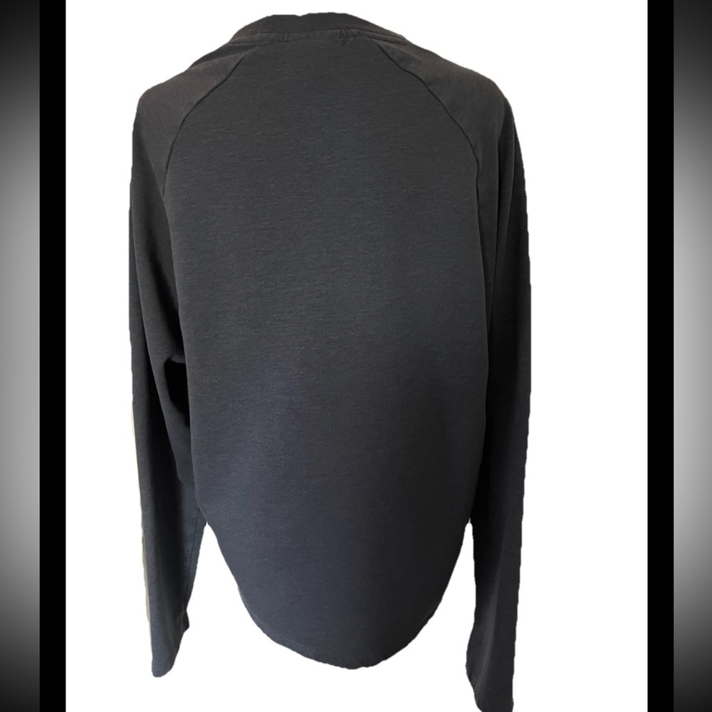 Patagonia Men's Tide Ride Lightweight Crew Sweatshirt in a dark grey/blue Med - Picture 3 of 5
